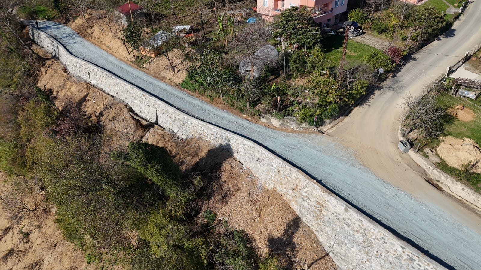 Altınordu Belediyesi, geçen yıl meydana gelen heyelan sonucu çöken Çavuşlar-Burhanettin-Yağızlı