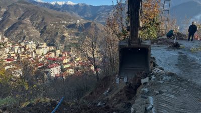 Şehit Ömer Zeki Varan Sokak’ta Taş Duvar Yapımına Yönelik Zemin