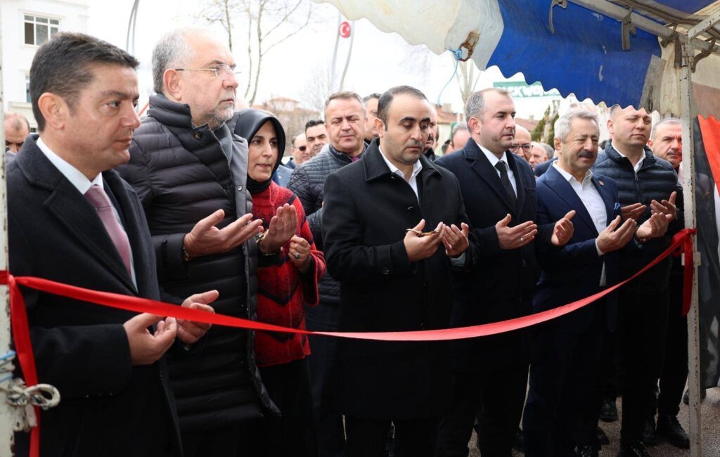 Gazze’de çadır kent kurabilmek amacıyla Ebabil Derneği tarafından düzenlenen kermes