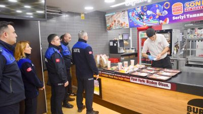 Giresun Belediyesi Zabıta Müdürlüğü ekipleri, kent genelinde faaliyet gösteren zincir