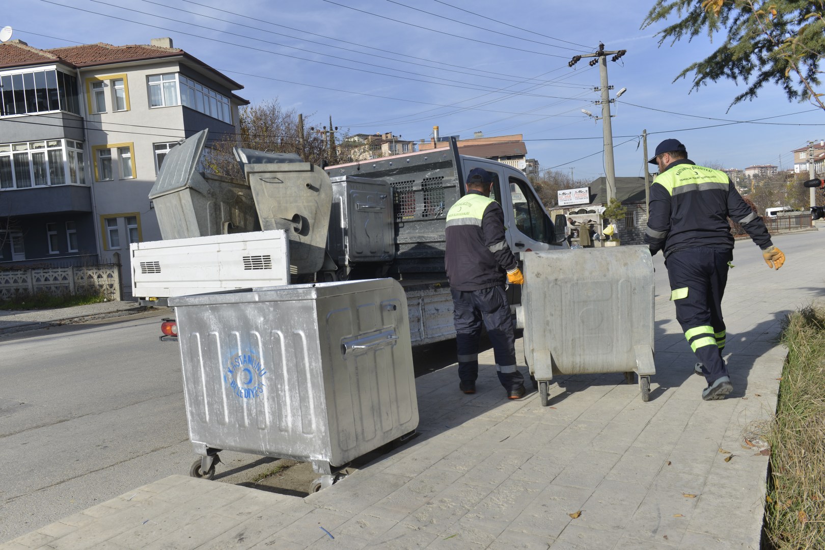 Kastamonu Belediyesi Temizlik İşleri Müdürlüğü, kent merkezindeki 20 mahallede bulunan