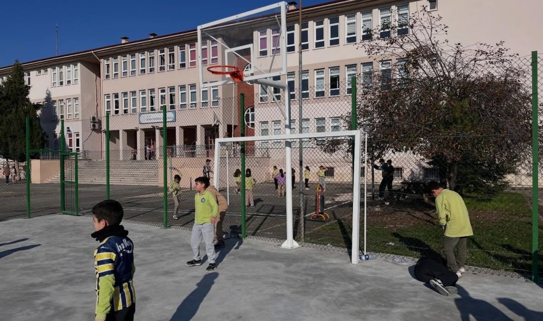 Eğitim Kurumlarına Destek Bartın Belediyesi, kent genelindeki eğitim kurumlarının ihtiyaçlarını karşılamaya yönelik çalışmalarına