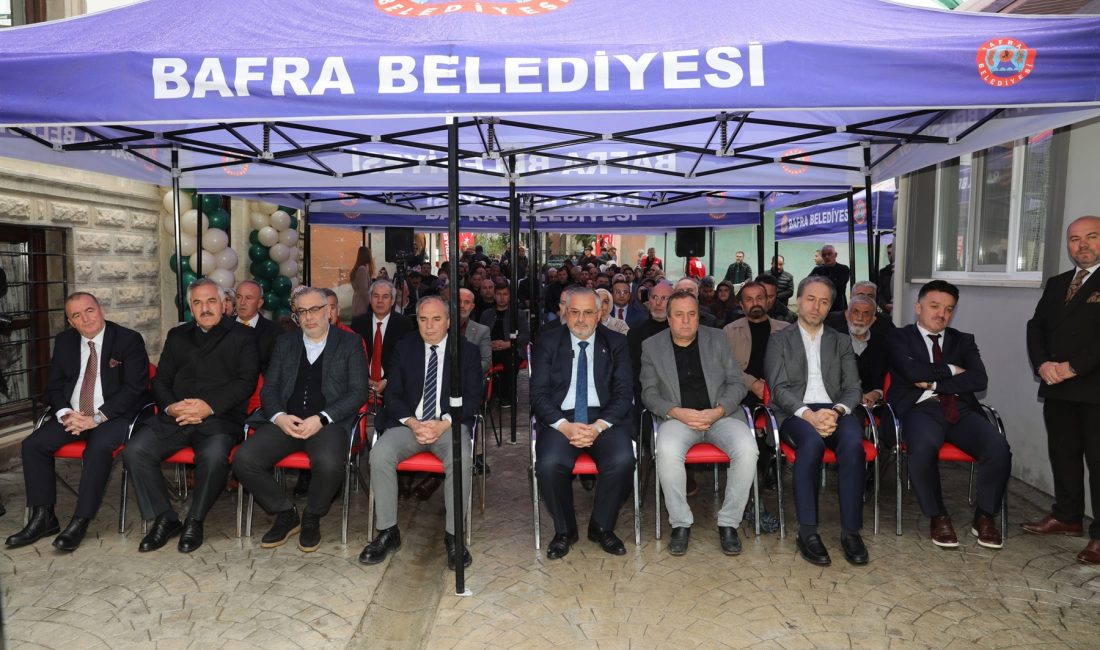 Geleneksel Sanatlar Merkezi ve Türk İslam Sanatları sergisi açılışı düzenlenen programla gerçekleştirildi Son 4 yıl içinde 500’ün üzerinde kursiyerin, Tezhip, Hüsn-i Hat,