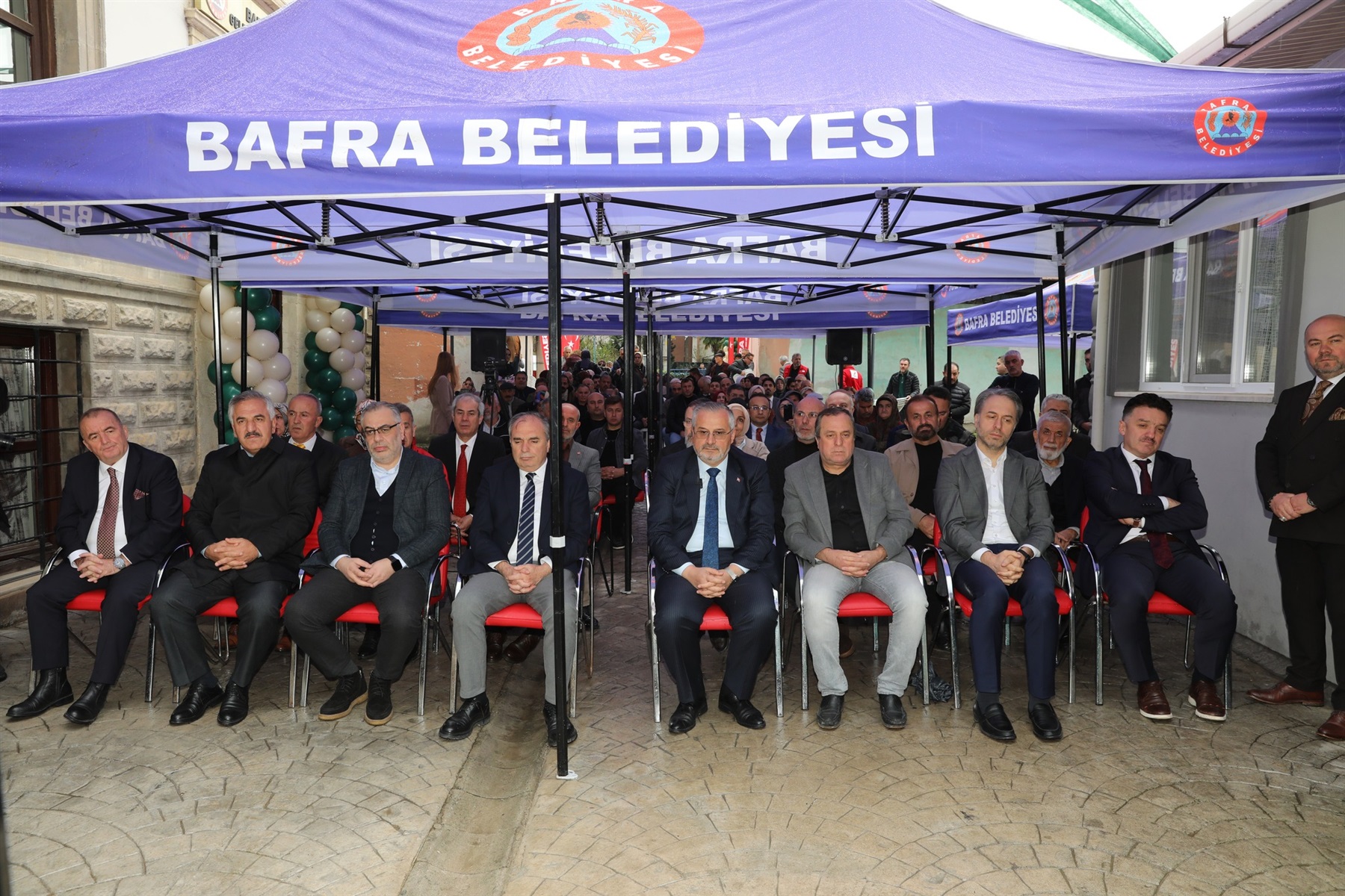 Geleneksel Sanatlar Merkezi ve Türk İslam Sanatları sergisi açılışı düzenlenen programla gerçekleştirildi Son 4 yıl içinde 500’ün üzerinde kursiyerin, Tezhip, Hüsn-i Hat,