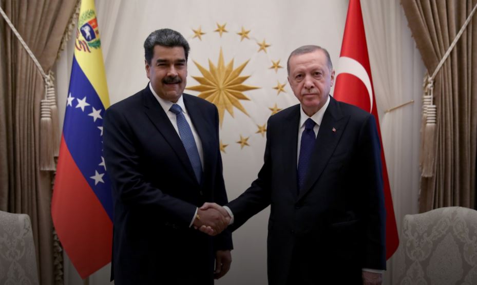 Cumhurbaşkanı Recep Tayyip Erdoğan, Venezuela Cumhurbaşkanı Nicolas Maduro ile bir