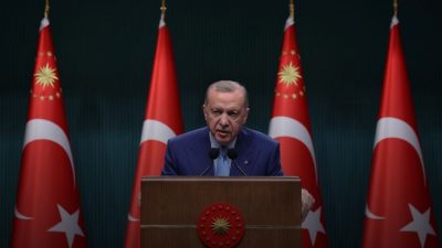 Cumhurbaşkanı Recep Erdoğan, Cumhurbaşkanlığı Külliyesindeki Kabine Toplantısı’nın ardından millete seslendi.