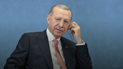 Liderler, Türkiye ile Lübnan ikili ilişkileri ve bölgesel konuları değerlendirdi.