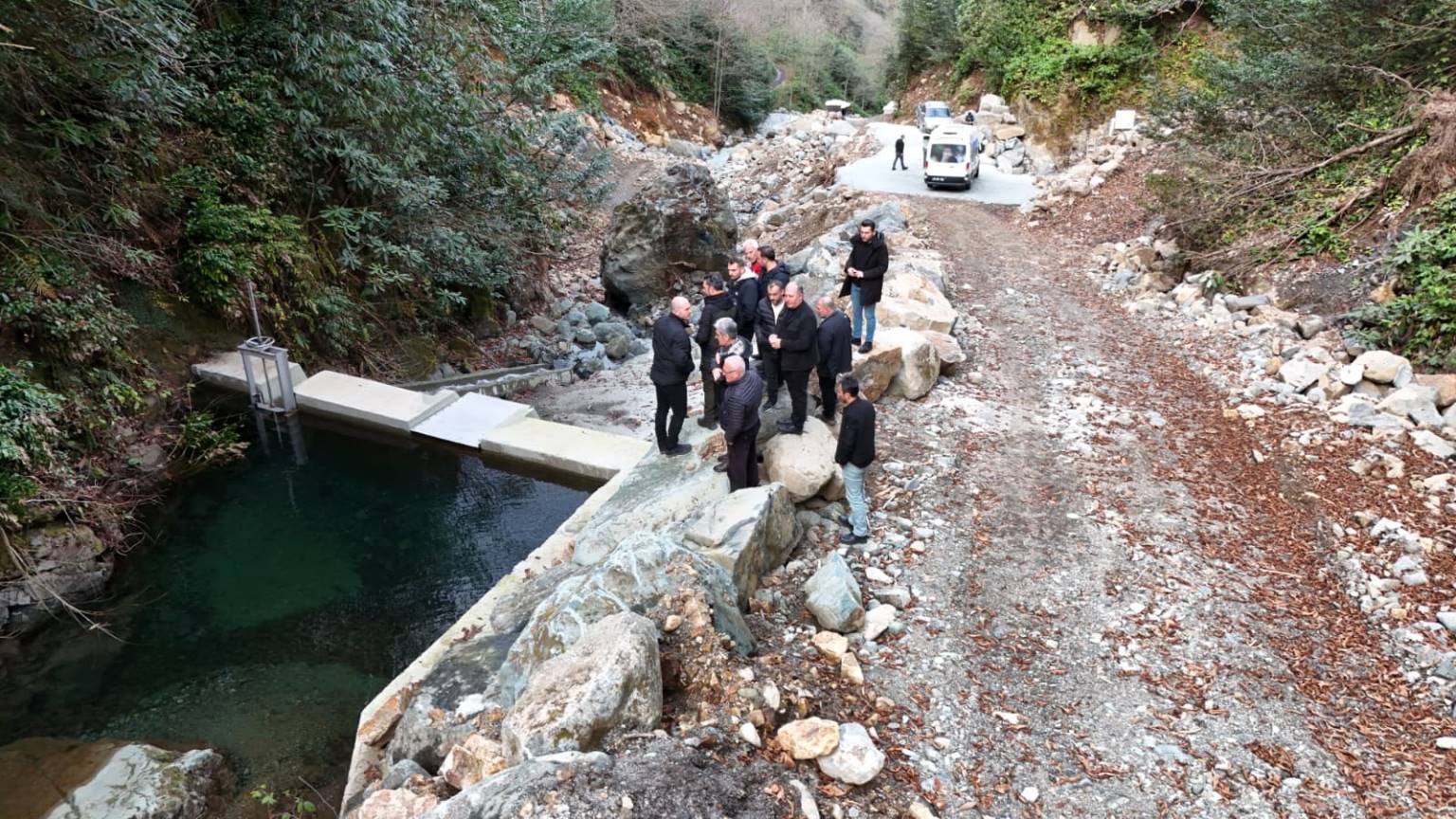 Su Hattı Çalışmaları Tamamlandı Arhavi Belediye Başkanı Turgay Ataselim, belediye meclis üyeleriyle birlikte Yolgeçen