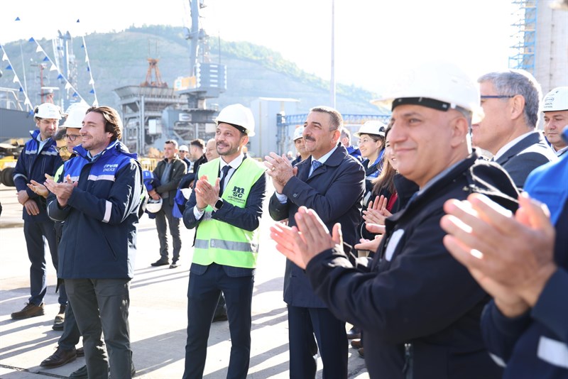 Vali Hacıbektaşoğlu, Rıhtım-4 Uzatma Çalışmalarını Yerinde İnceledi Vali Osman Hacıbektaşoğlu, Eren Enerji Limanı’nda Tamamlanan Rıhtım-4 Uzatma Çalışmalarını