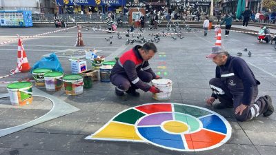 Ordu Büyükşehir Belediyesi, kent genelinde vatandaşların çocuklarıyla yoğun vakit geçirdiği