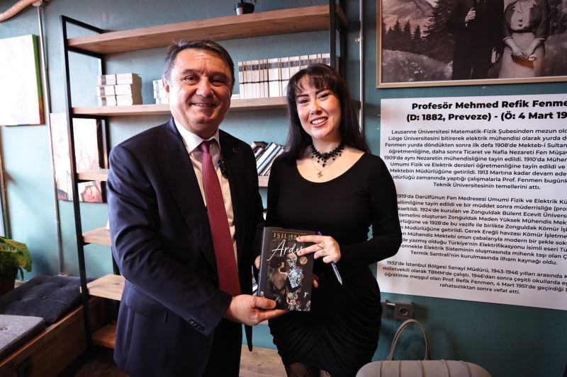 Yazar Işıl Işık Zonguldak’ta Okurlarıyla Buluştu Belediye tarafından düzenlenen etkinlik kapsamında yazar Işıl Işık, Zonguldak’ta okurlarıyla