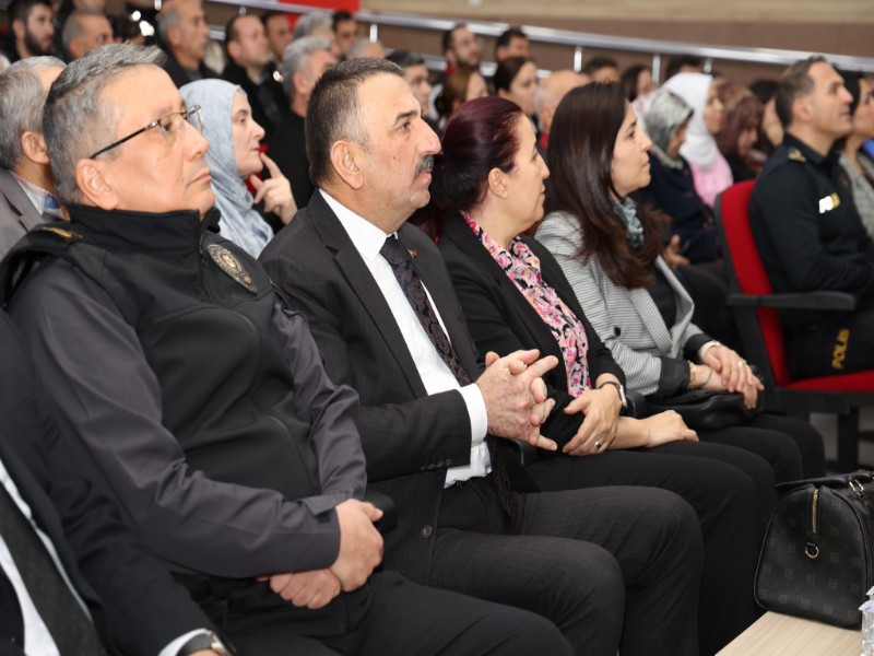 İl Emniyet Müdürlüğünce, “En İyi Narkotik Polisi Anne” ve “NarkoYetişkin”