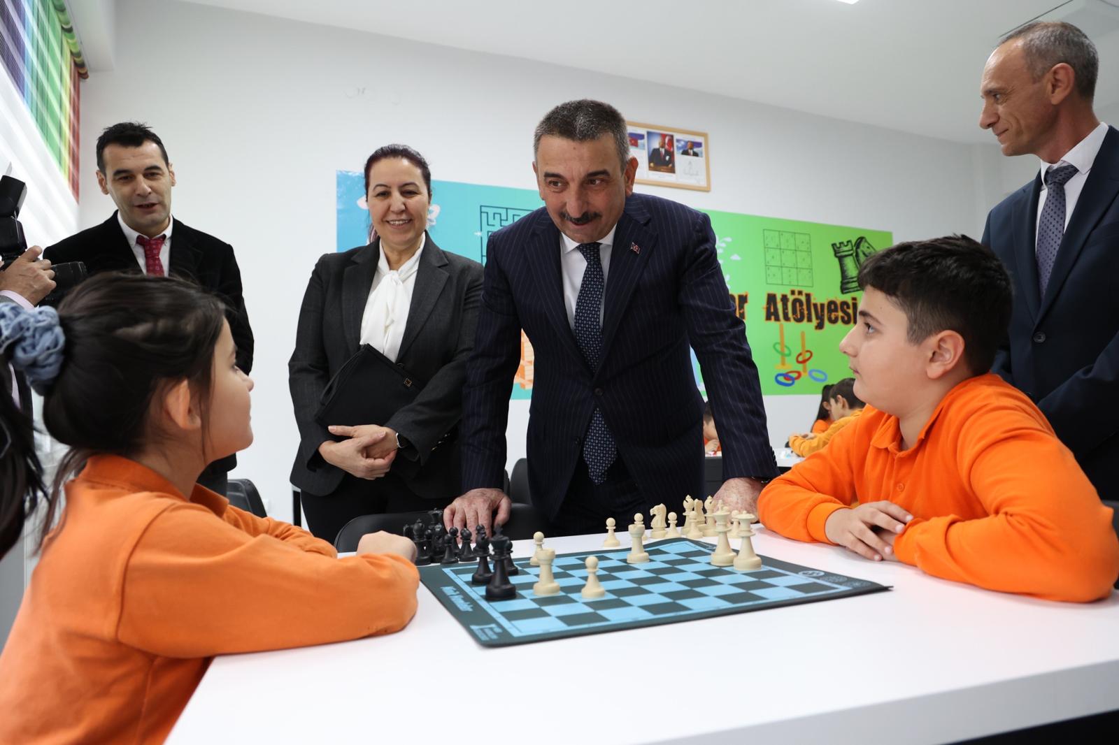 Vali Osman Hacıbektaşoğlu ile Hanımefendi Güney Hacıbektaşoğlu, 2025–2026 Eğitim Öğretim