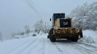 Samsun Büyükşehir Belediyesi il genelinde etkili olan kar yağışıyla alarma