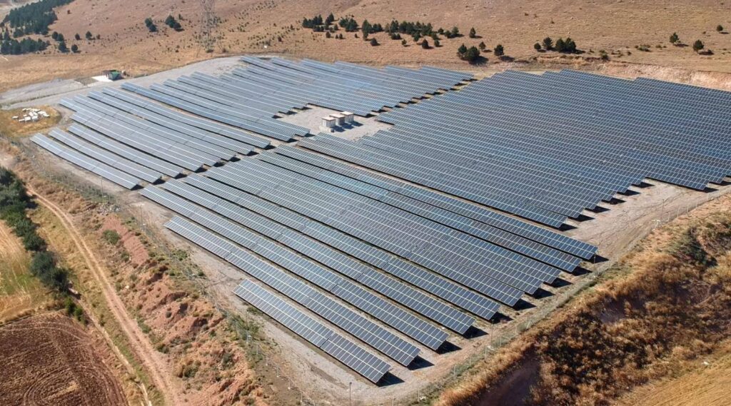 “Doğaya saygılı, kendi enerjisini üreten bir belediye hedefiyle çalışıyoruz.” Zile