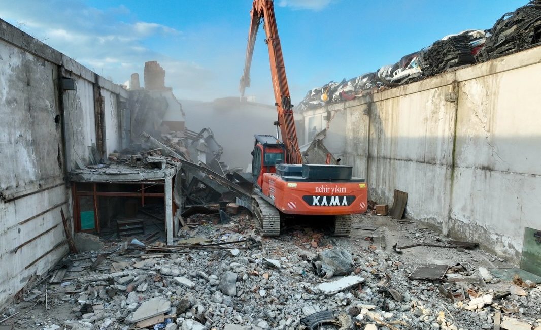 Dönüşüm çalışmalarını gerçekleştirirken eski yapılarda yer alan ve insan sağlığı