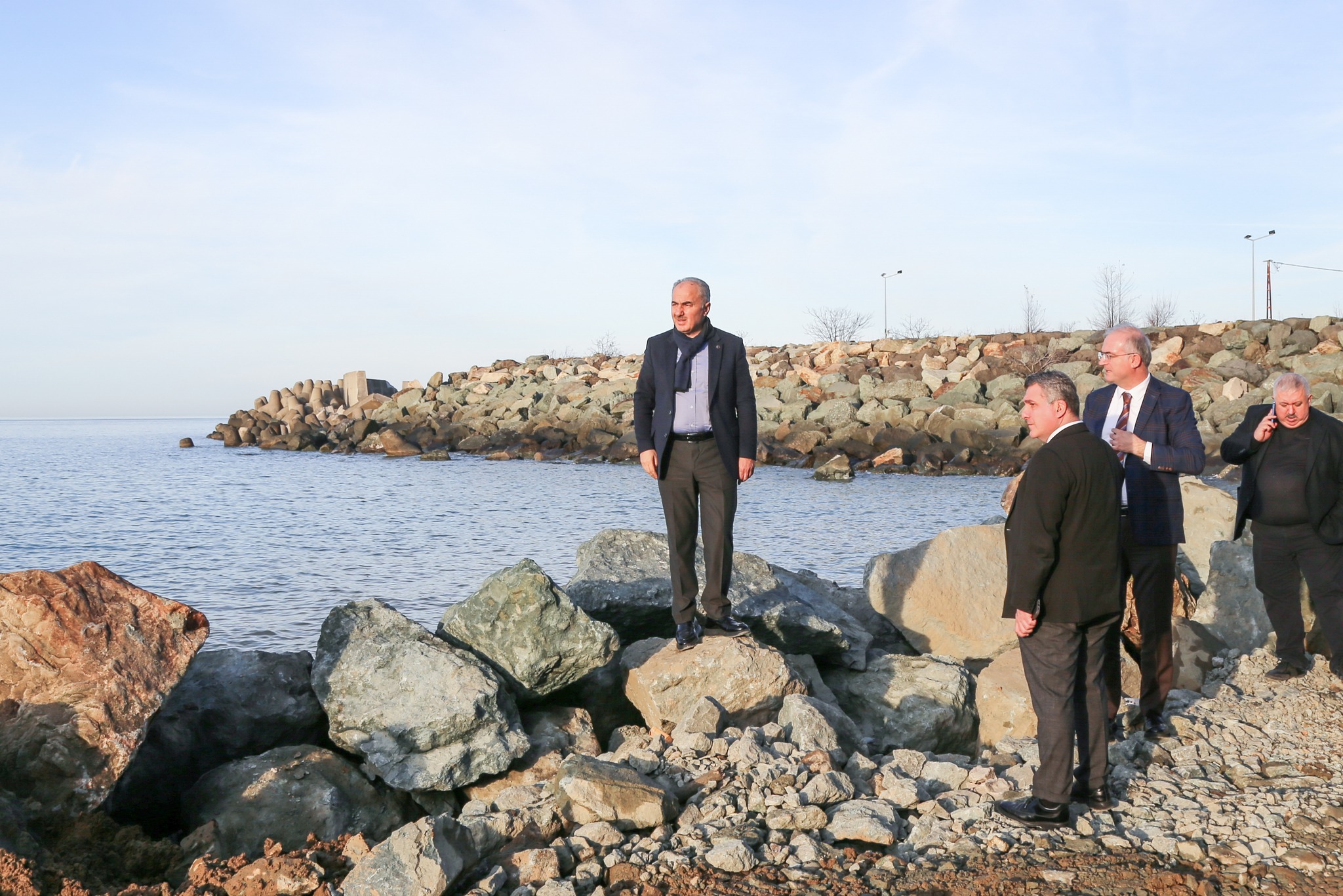 Rize Gündoğdu mevkii ile Bozkale arasında kalan alanda başlatılan dolgu