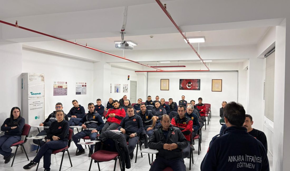 Bolu Belediyesi İtfaiye Müdürlüğü’nde, “Elektrikli Araç Yangınlarına Müdahale Teknikleri” konulu