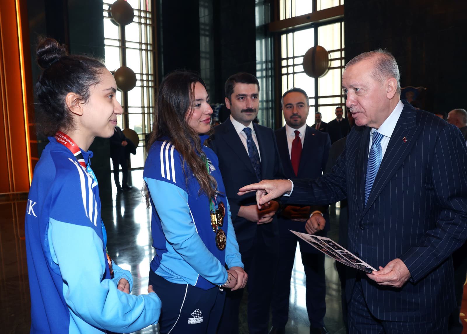 Cumhurbaşkanı Recep Tayyip Erdoğan, uluslararası dereceleriyle tekvandoda zirveye çıkan İLBANK