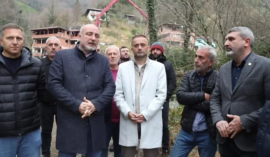 Hopa’nın Başoba Köyü’nde dere ıslahı çalışmaları sırasında temel beton kalıbının