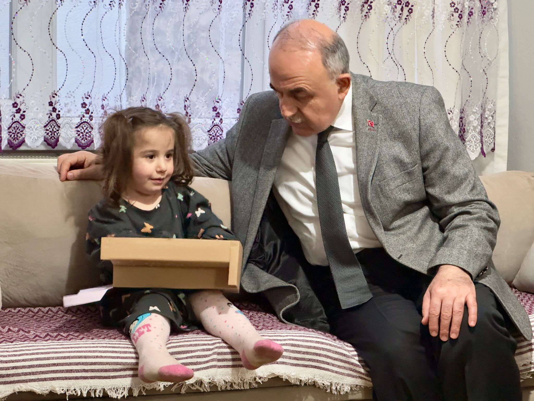 Vali Muammer Erol, Engelliler Haftası kapsamında düzenlenen etkinlikte kendisini evlerine