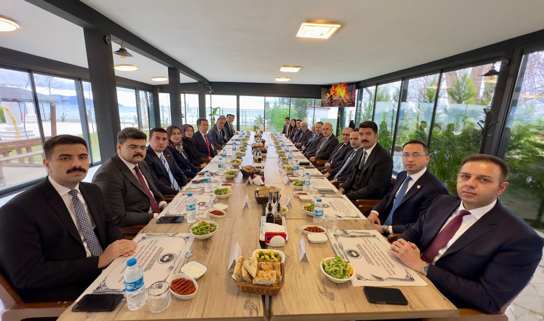 Vali Muammer Erol, İdareciler Günü münasebetiyle düzenlediği yemek programında, il