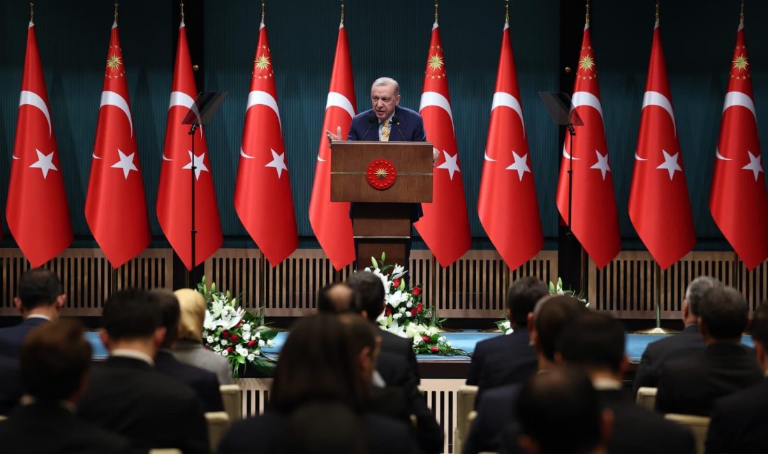 Cumhurbaşkanı Recep Tayyip Erdoğan, Cumhurbaşkanlığı Külliyesi’ndeki Kabine Toplantısı’nın ardından millete