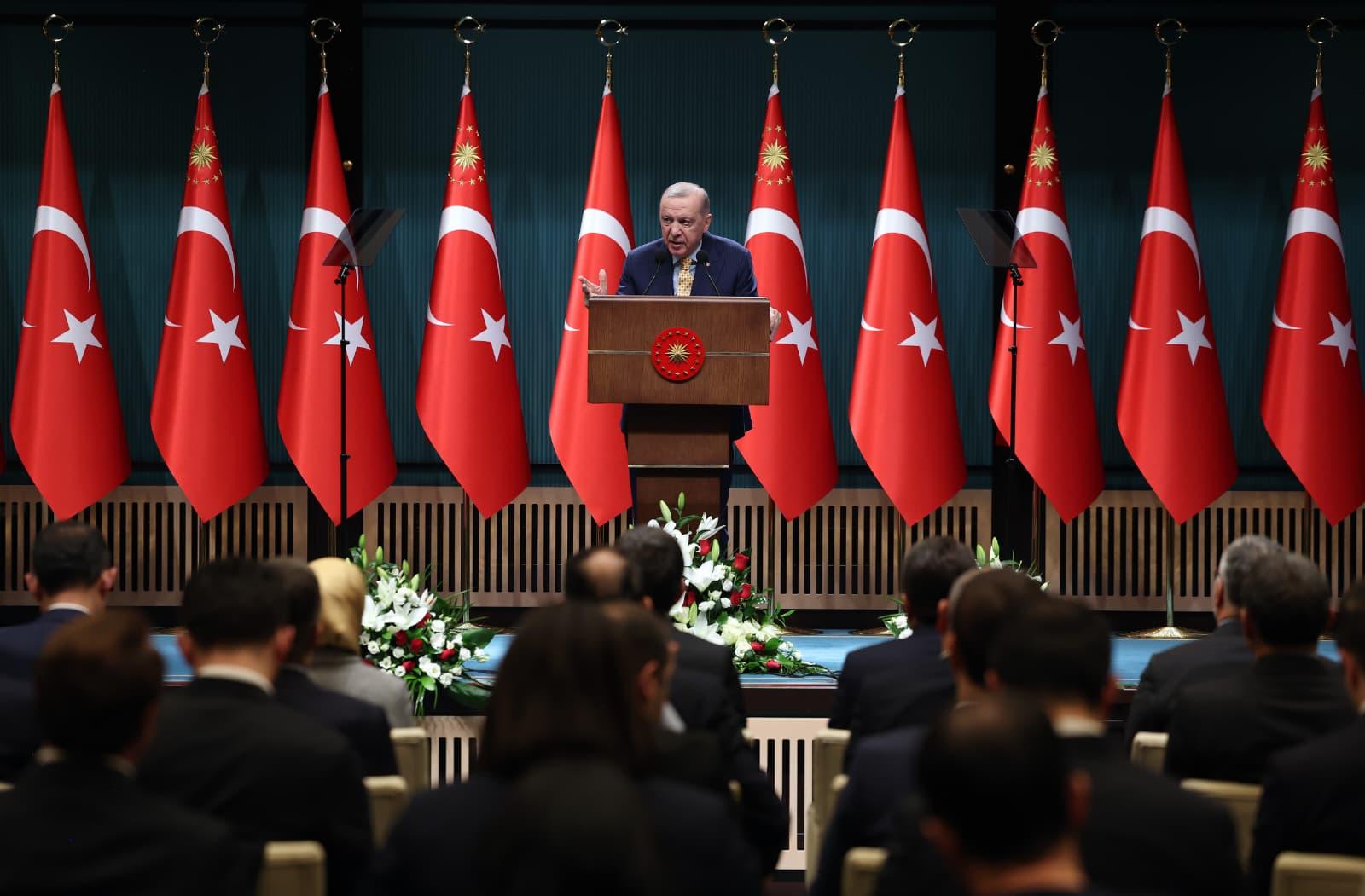 Cumhurbaşkanı Recep Tayyip Erdoğan, Cumhurbaşkanlığı Külliyesi’ndeki Kabine Toplantısı’nın ardından millete