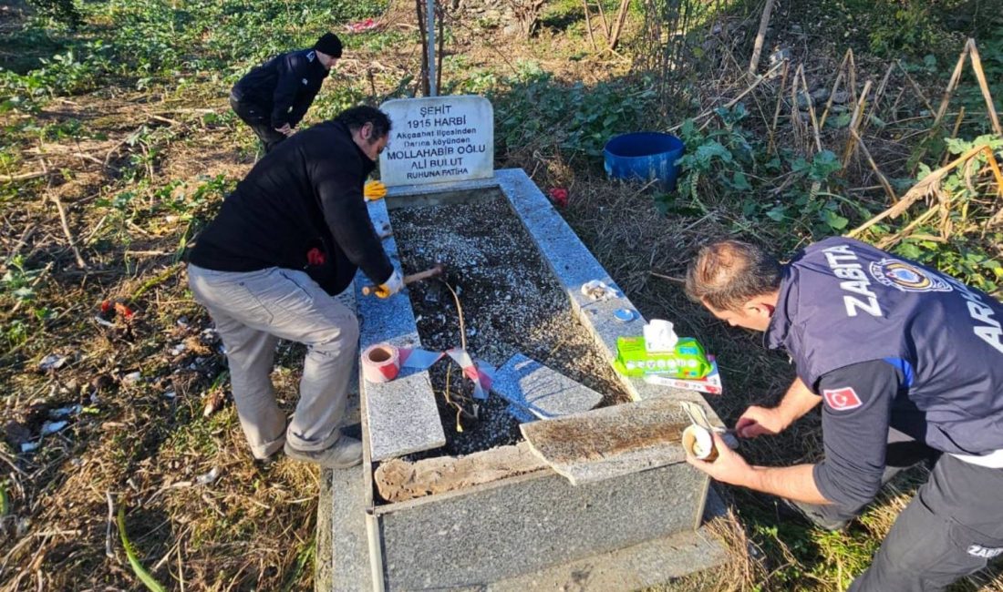 Arhavi Belediyesi ekipleri, Kapisre Köprüsü yanında bulunan şehit mezarında bakım