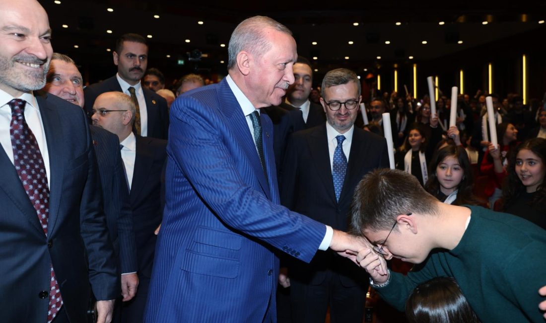 Cumhurbaşkanı Erdoğan: “Enformasyon ve kültür savaşlarının insanlığın gündemini belirlediği bir