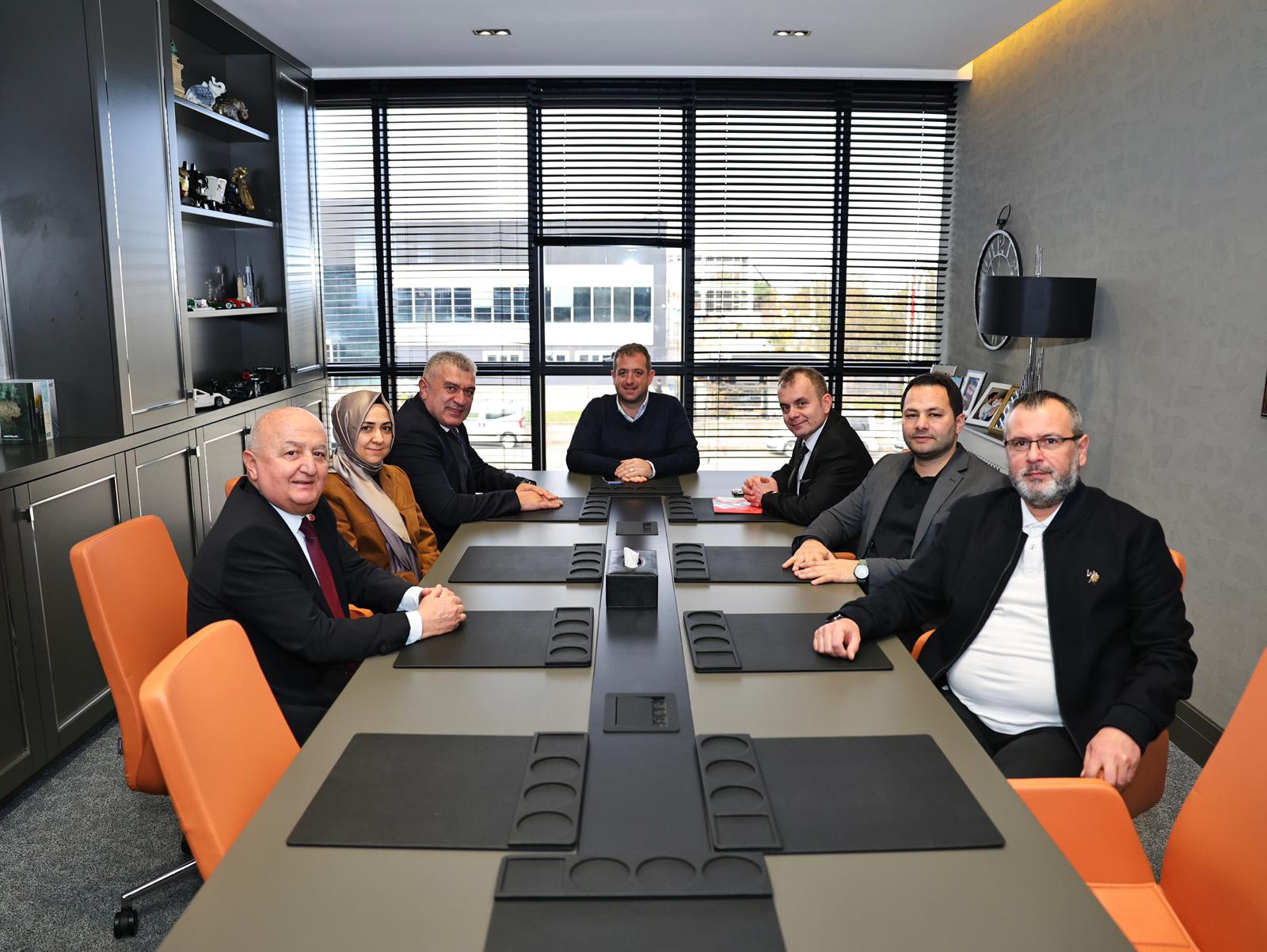 Bulancak’ta yeni dönemde faaliyete geçecek üniversite yerleşkesi için sanayicilerle iş