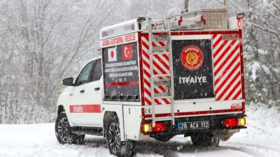 Meteorolojik veriler ışığında hazır kıta bekleyen Giresun Belediyesi karla mücadele