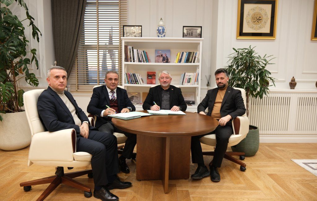 Çorum Belediyesi’nde SDS İmzalandı Çorum Belediyesi’nde memurlarının ekonomik şartlarının iyileştirilmesine yönelik olarak hazırlanan Sosyal