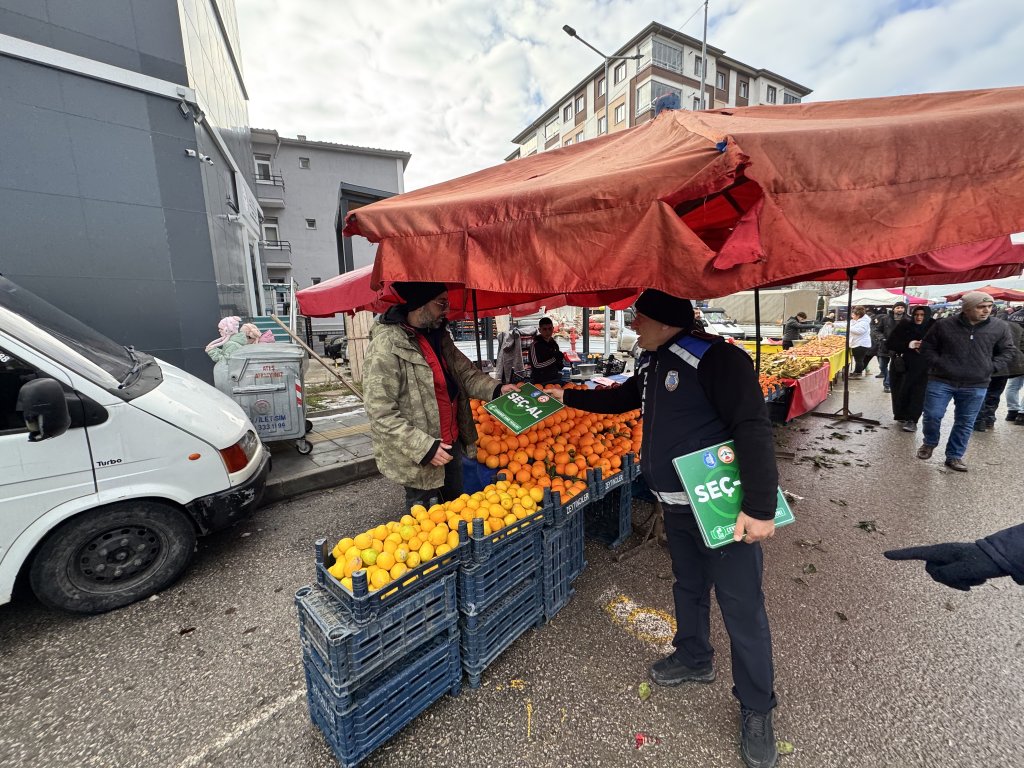 Çorum Belediyesi, semt pazarlarında alışverişi daha güvenli, düzenli ve sağlıklı