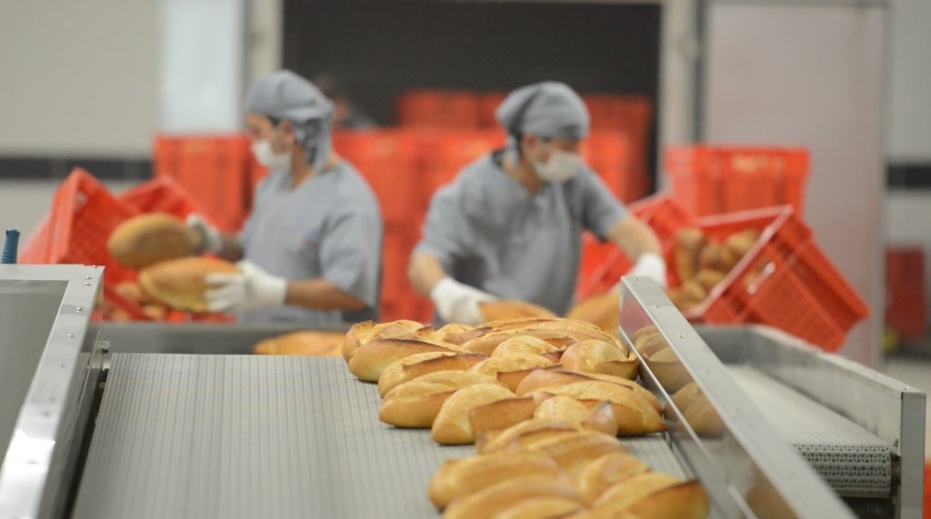 Halk Ekmek, 2025’te 13,3 Milyon Ekmekle Sofralara Ulaştı Çorum Belediyesi, sosyal belediyecilik anlayışı kapsamında yürüttüğü Halk Ekmek hizmetleriyle