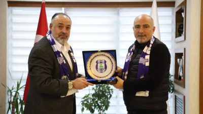 Artvin Hopaspor Başkanlığı görevine seçilen Özcan Çakmakçıoğlu ve yeni yönetim