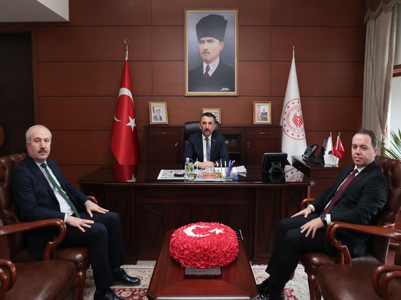 Vali Osman Hacıbektaşoğlu, İŞKUR İl Müdürü Okan Şentürk İle İl Millî Eğitim Müdürü Uygar Keskin’i Kabul Etti Vali Osman Hacıbektaşoğlu, Çalışma ve İş Kurumu İl Müdürü Okan