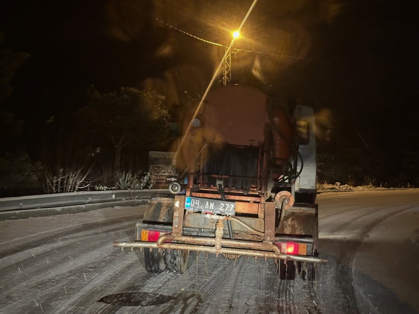 Artvin’ in  yüksek kesimlerinde etkili olan kar yağışı sonrası belediye