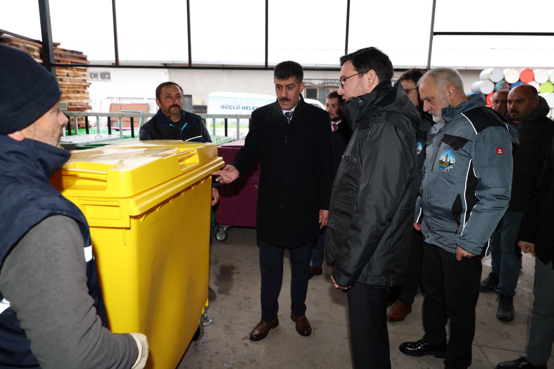 Tokat Belediyesi’nden Temizlikte Yeni Dönem Başladı Tokat Belediyesi kent estetiğini korumak, çevre kirliliğini önlemek ve daha