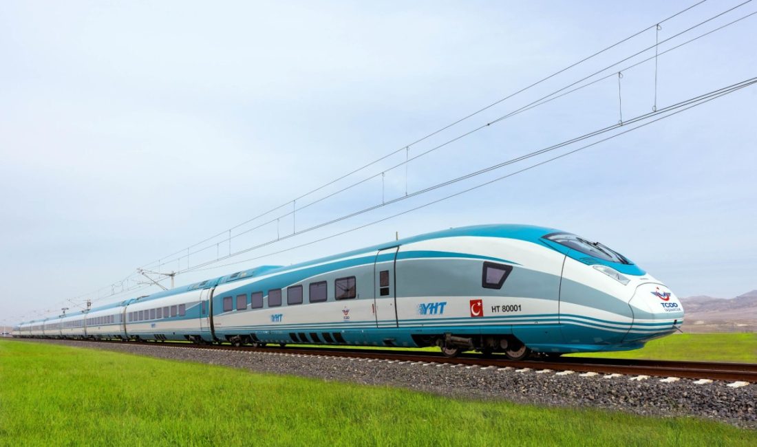 Ulaştırma ve Altyapı Bakanı Abdulkadir Uraloğlu, ara tatilde artan yolcu