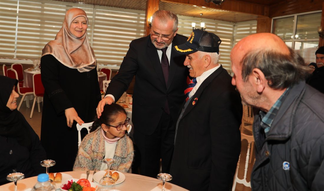 Bafra Belediye Başkanı Hamit Kılıç, iftarda şehit aileleri, gaziler ve