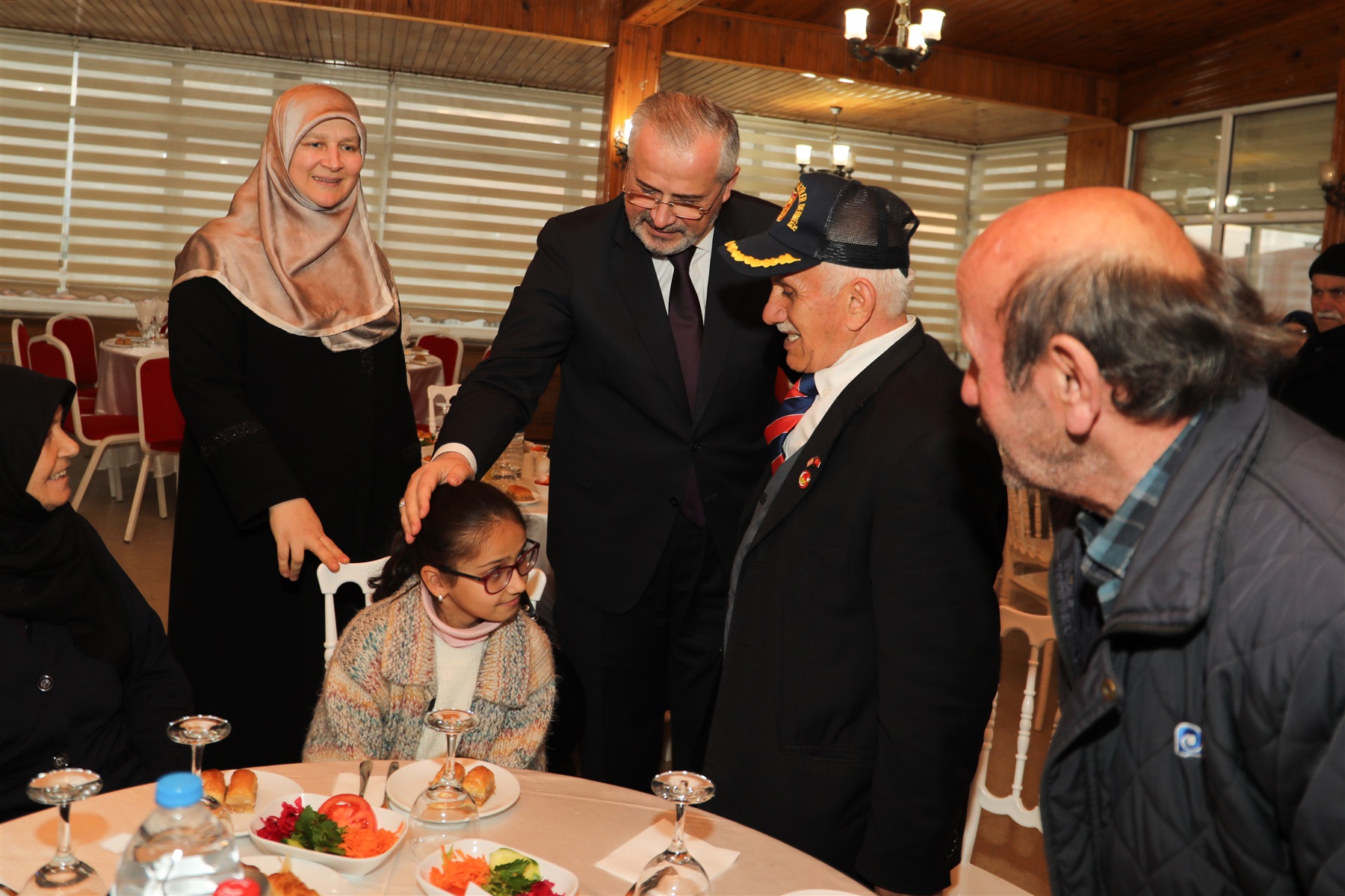 Bafra Belediye Başkanı Hamit Kılıç, iftarda şehit aileleri, gaziler ve
