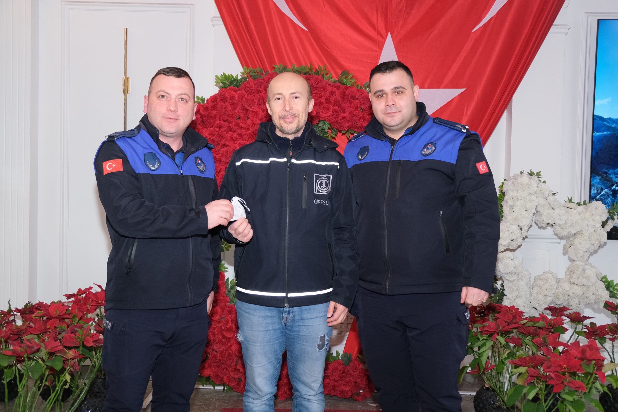 Bulancak Belediyesi Zabıta Müdürlüğü ekiplerinden görevli personel Tarık Eltemiz, görev