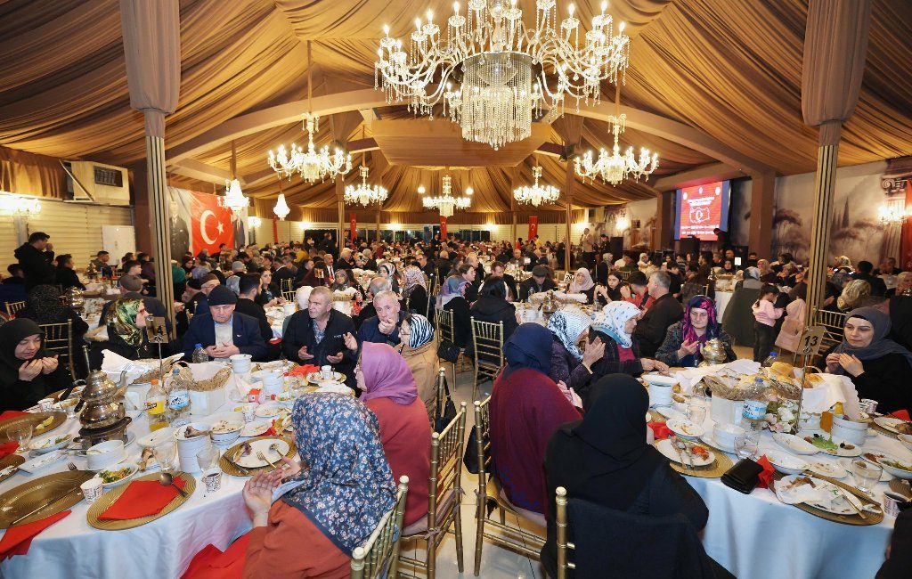 Büyük Aile Sofrasında Şehit Yakınları, Gaziler ve Aileleri ile İlk İftar Yapıldı Vali Abdullah Köklü ve eşi Yasemin Köklü, Valiliğimizce şehit aileleri,