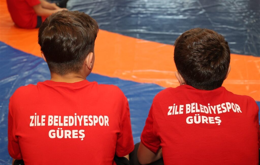 Zile Belediyesi, ata sporumuz güreşe verdiği desteklerle sporun ve sporcunun