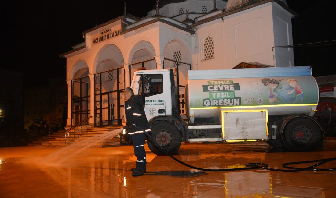 Giresun Belediyesi, kent genelinde temizlik çalışmalarını aralıksız sürdürerek daha sağlıklı