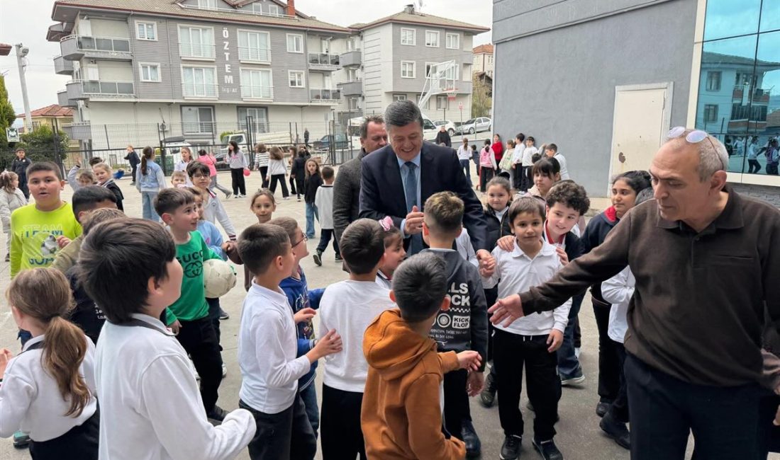 Bartın Belediye Başkanı Muhammet Rıza Yalçınkaya, Bartın Atatürk İlkokulu’nu ziyaret