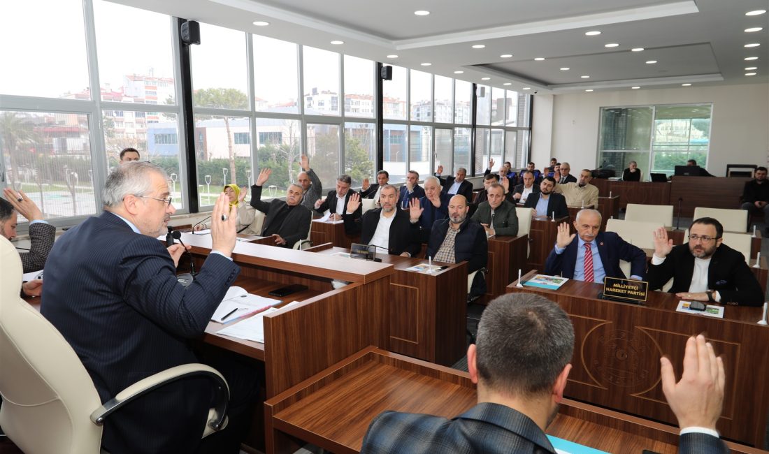 Belediye Meclisi Toplantı Salonu’nda Belediye Başkanı Hamit Kılıç başkanlığında gerçekleştirilen