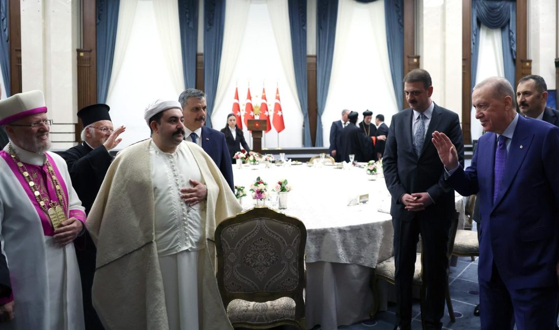 Cumhurbaşkanı Recep Tayyip Erdoğan, Cumhurbaşkanlığı Külliyesi’nde dini azınlık temsilcileriyle iftar