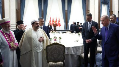 Cumhurbaşkanı Recep Tayyip Erdoğan, Cumhurbaşkanlığı Külliyesi’nde dini azınlık temsilcileriyle iftar